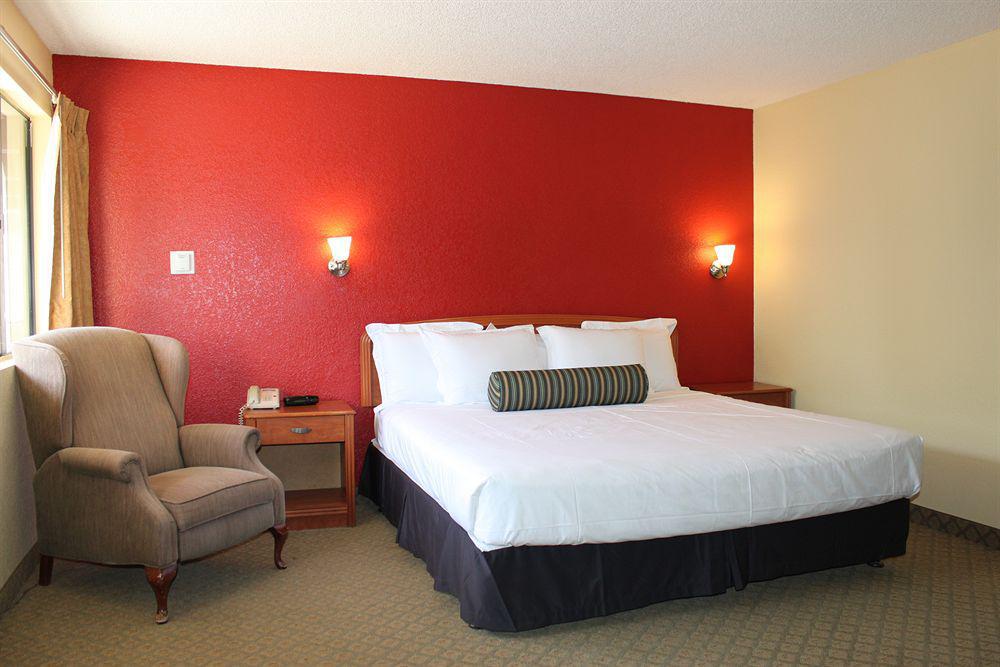Inn At Highway 1 Lompoc Exterior photo